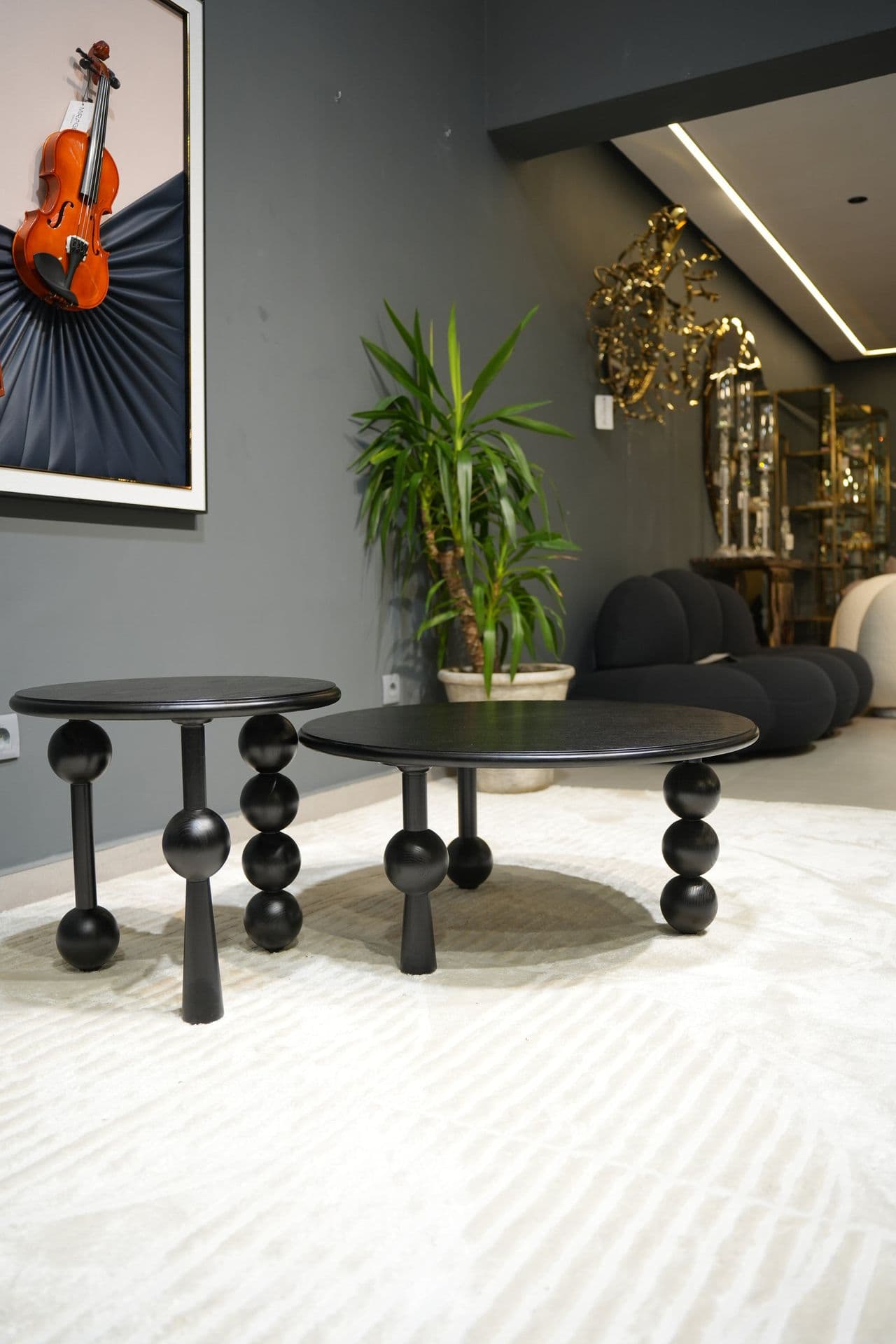 Duo de tables basses rondes à pieds sphériques