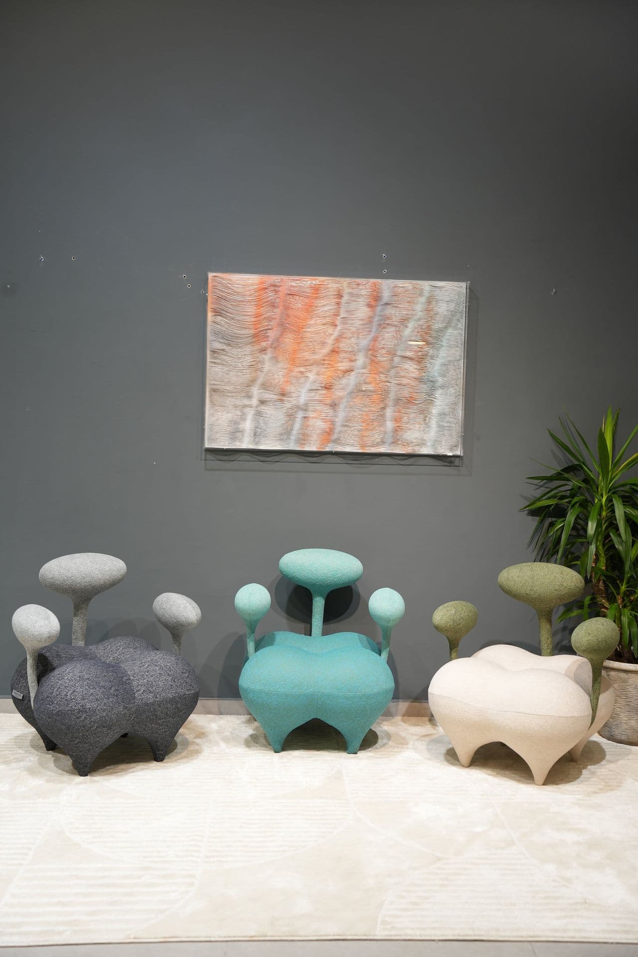 Fauteuil sculptural champignon en bouclette
